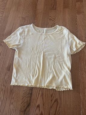 American Eagle Outfitters Pale Yellow Ribbed Crewneck Tee